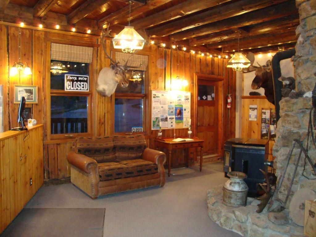 Helmcken Falls Lodge Cabin Rooms And Rv Park Clearwater Ngoại thất bức ảnh